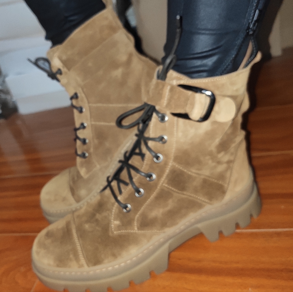 8 by YOOX Suede BUCKLE-DETAIL ANKLE BOOT Camel SIZE 37 EU - Picture 3 of 6
